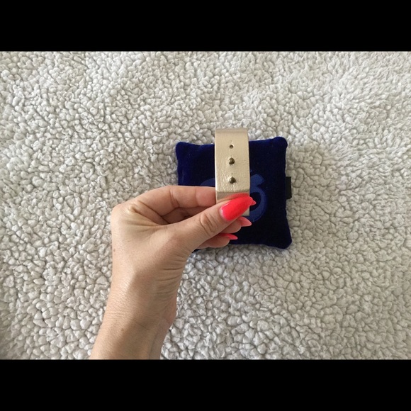 Leather Cuff with Sparrow Detail - Picture 3 of 4